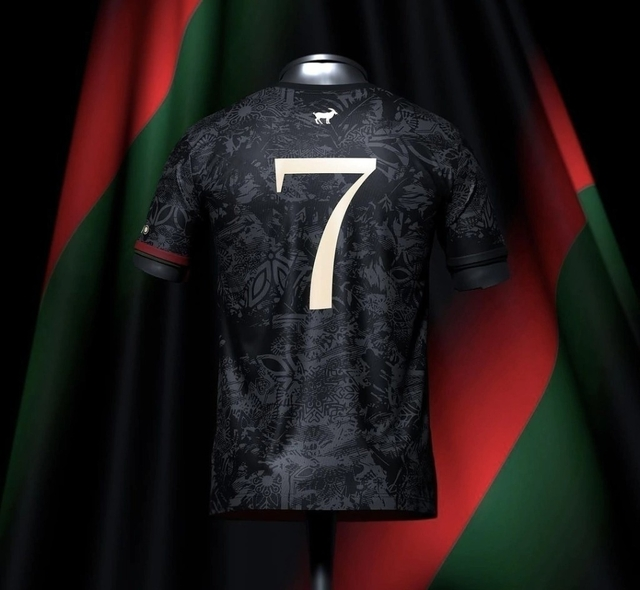 Camisa GOAT Cristiano Ronaldo Edição Especial 23/24 - Torcedor Adidas Masculino